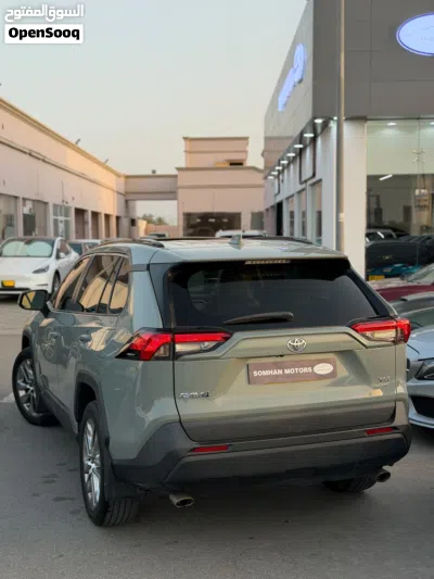 Toyota RAV 4 XLE 3
