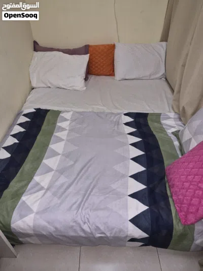 King size matress and dressing table available for sell in maabilah sinaiya 4