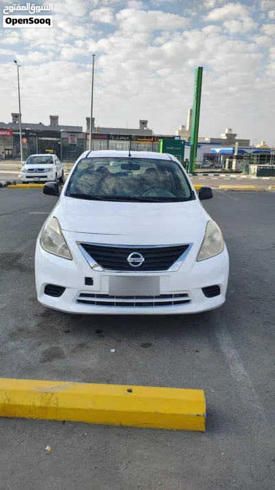 Nissan Sunny Standard 3