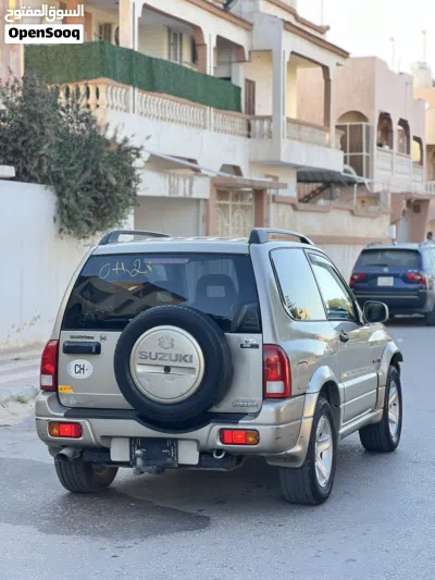 سوزوكي جراند فيتارا Standard 2