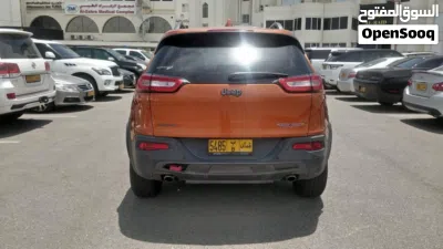 جيب شيروكى Trailhawk 3