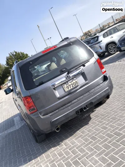 Honda Pilot Touring AWD 3