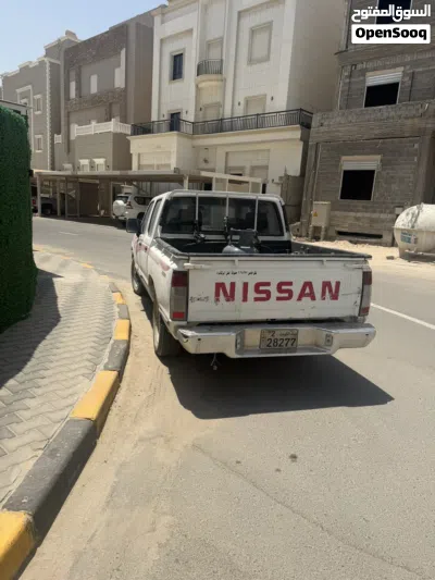 نيسان اخرى 3