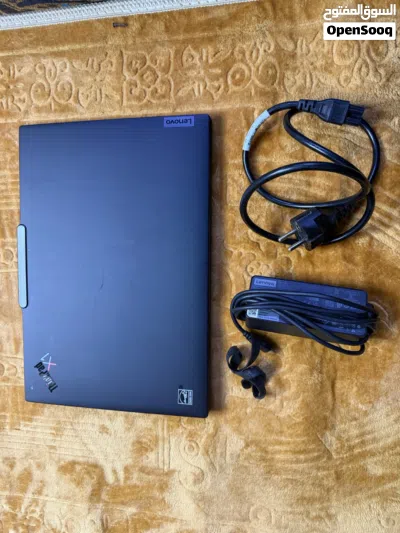 Lenovo ThinkPad X1 Carbon Gen 13 (Aura Edition) 4