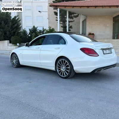 مرسيدس بنز الفئة-C C 350e 4