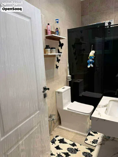 شقة للإيجار حي السلام شقه انيقة وقريبه من فندق منازل القمر اثاث جديد شاشات اقرا الوصف 4