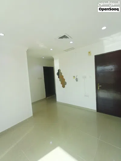 للإيجار عائلات فقط . السالميه قطعه 6 شارع قطر . بناية صيدلية الكمال . 2