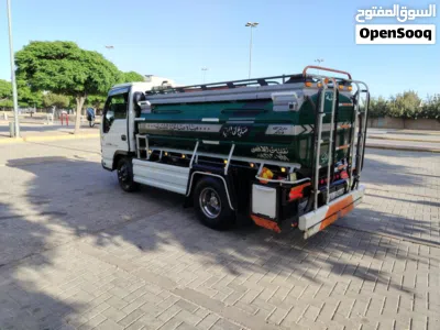 تنك ماء Isuzu موديل 2006 للبيع 3
