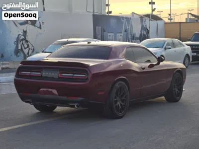 Dodge Challenger SXT 3