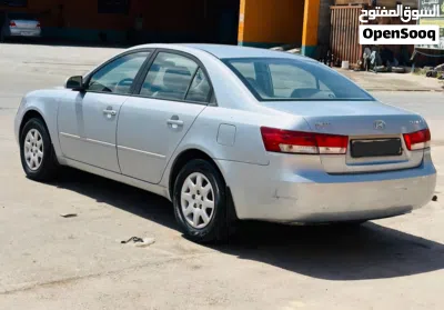 Hyundai Sonata Standard 4
