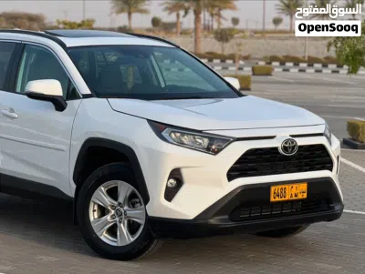 Toyota RAV 4 XLE 3
