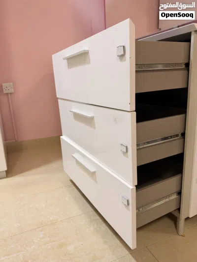 تسريحة من هوم سنتر فاخرة مع مرآة كبيرة وأنيقة و6 أدراج واسعة Dressing Table buy it from center 4