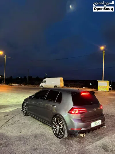 فولكسفاغن جولف GTI Standard 4