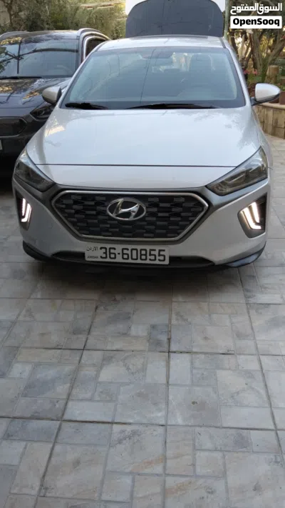 Hyundai Ioniq Standard 3