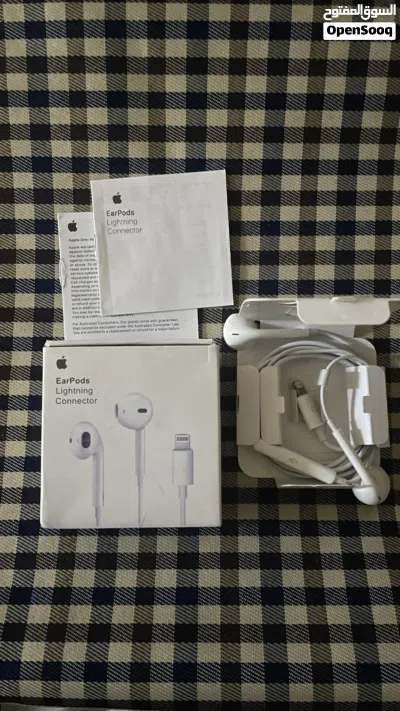 100 %Apple iphone original earphones 2