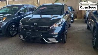 Hyundai Elantra Standard 3
