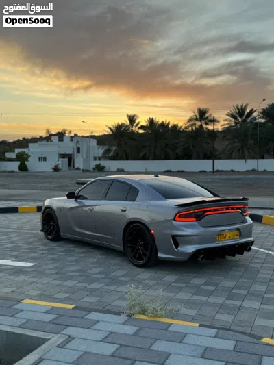 Dodge Charger SXT 4