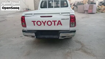 Toyota Hilux GLX 2