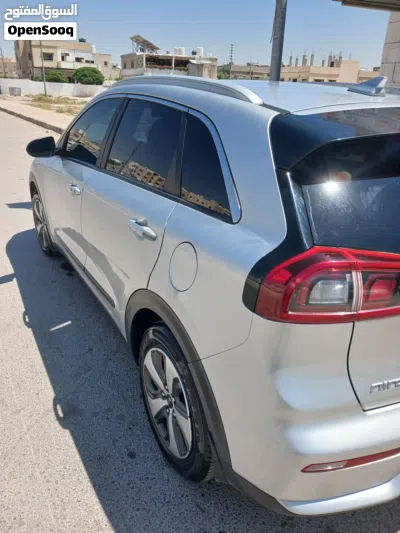 Kia Niro EX 2