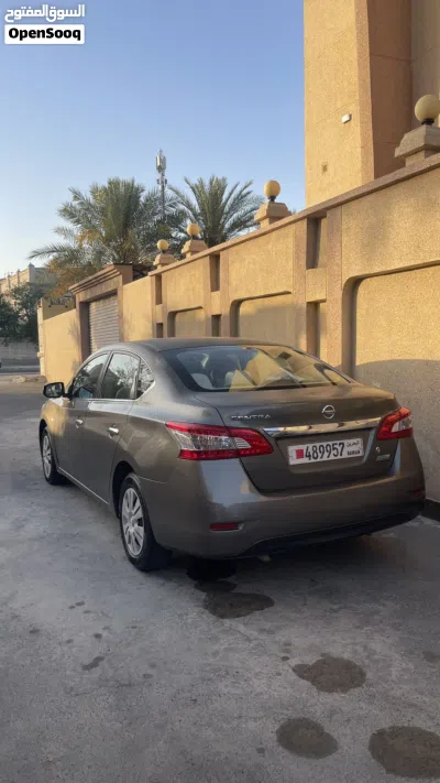 Nissan Sentra GXE 2