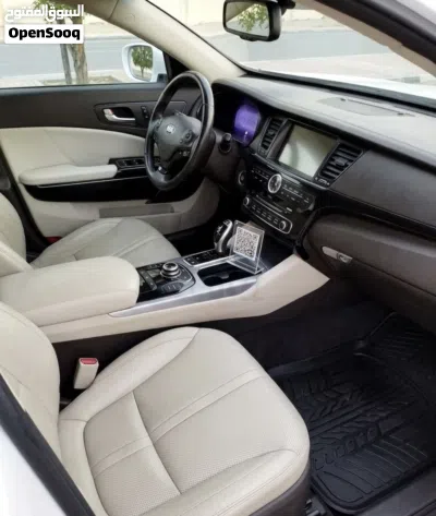 Kia Quoris Luxury 4