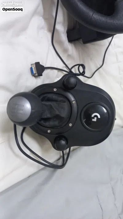 للبيع دركسون Logitech G923 أخو الجديييد مع القير والدعاسات 2