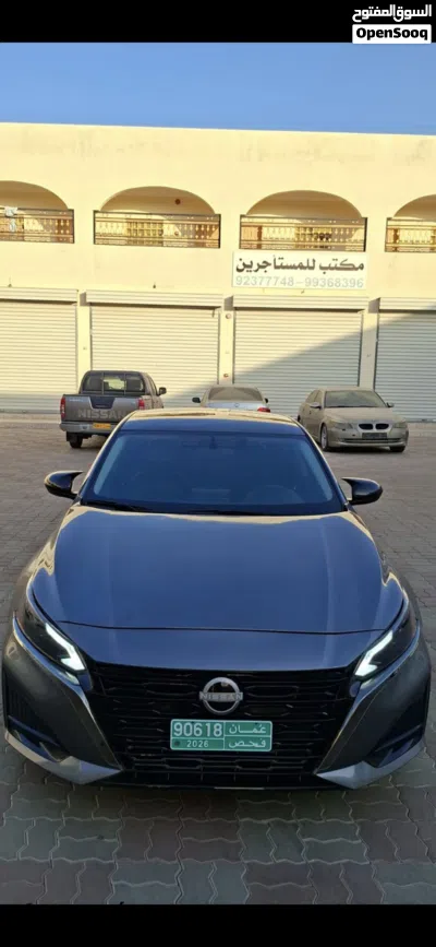 Nissan Altima SR 4