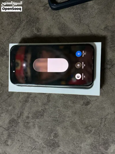 للبيع ايفون 15 pro 4