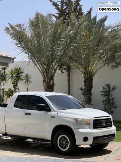 Toyota Tundra Base 2