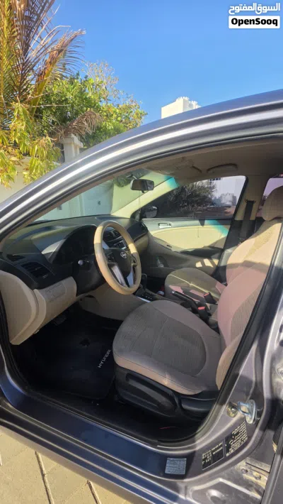 Hyundai Accent Standard 3