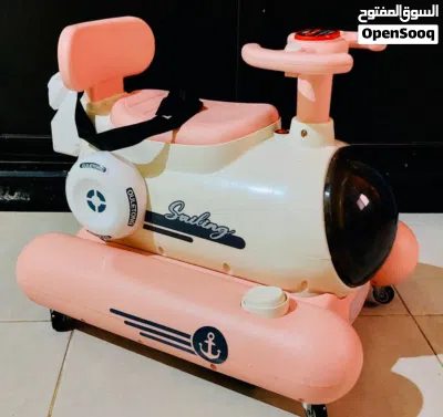 submarine-shaped electric children's car 3