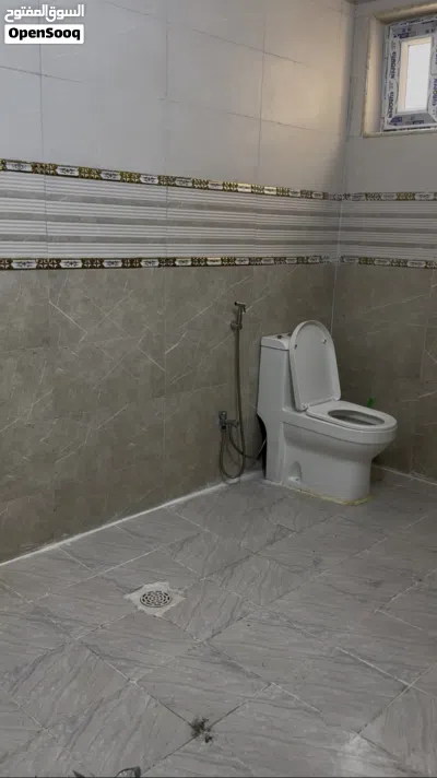 مشتمل طابق أول مساحة 200 متر للايجار 4