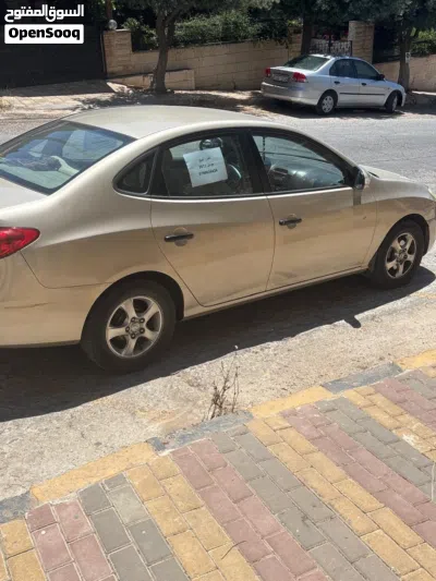 Hyundai Elantra Standard 3