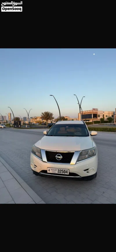 Nissan Pathfinder SV 4