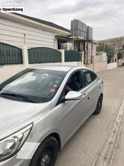 هیۆندای ئاکسێنت Standard 3