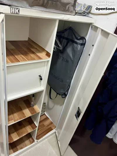 دولاب مستعمل حاله جيده لا يوجد توصيل Used wardrobe in good condition. No delivery available. 2