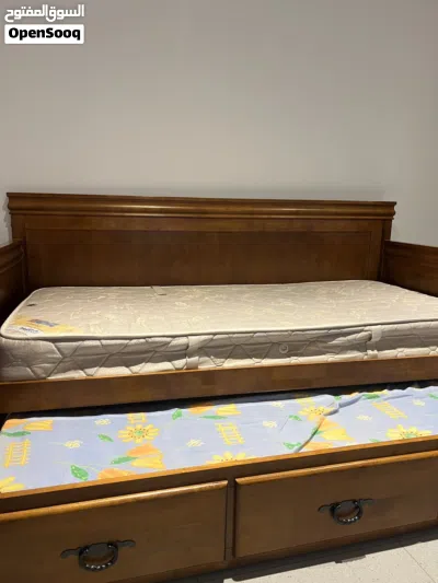 Daybed that can sleep 2 with mattresses 4