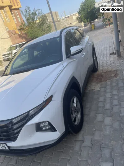 Hyundai Tucson SE 3