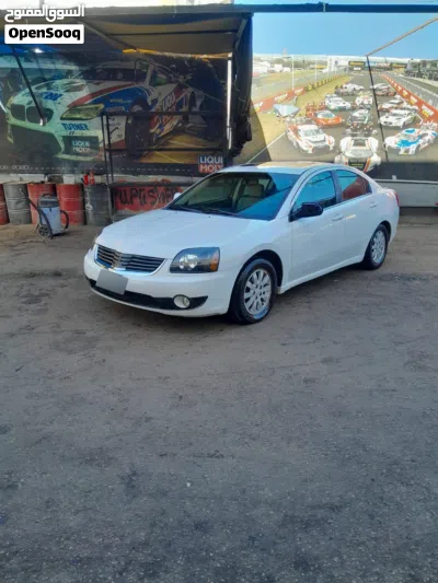 Mitsubishi Galant ES 3