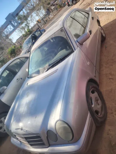 مرسيدس بنز الفئة-E E 200 2