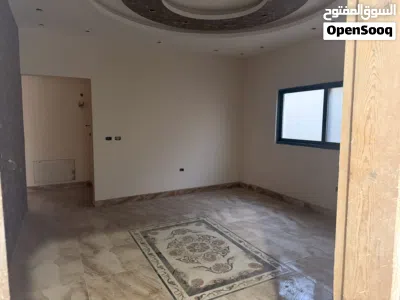 شقة قيد الانشاء مساحة 140م طابق أول للايجار في الزرقاء - ياجوز - حي الرشيد 3