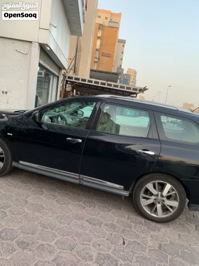 Nissan Pathfinder SV 4