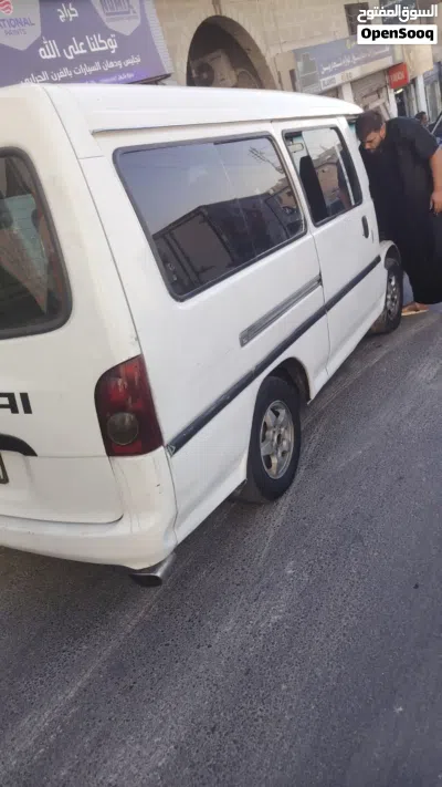 هيونداي H 100 4