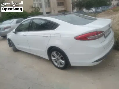 Ford Fusion SE 4
