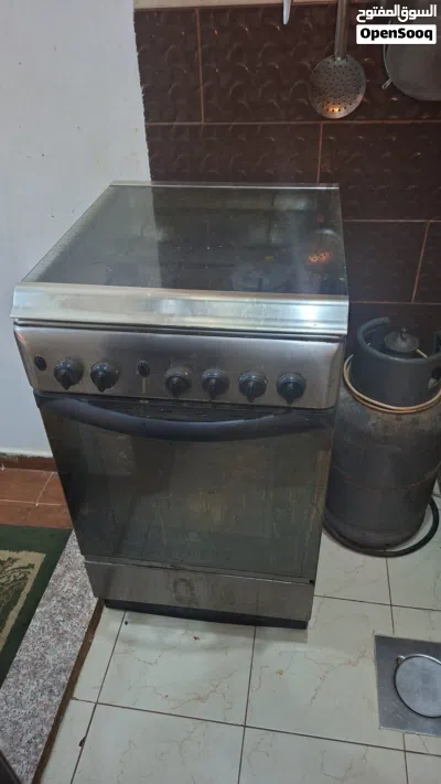بوتجاز مع فرن اندست ايطالي مع اشعال ذاتي وتايمر بحاله جيده+ انبوبة الغاز 2
