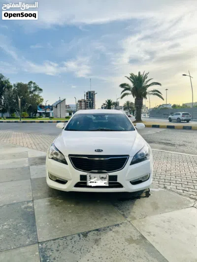 Kia Cadenza Premium 2