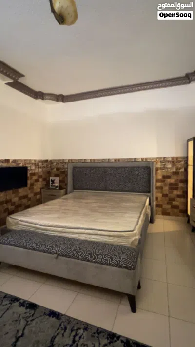 غرفة نوم بحالة الجديد 2