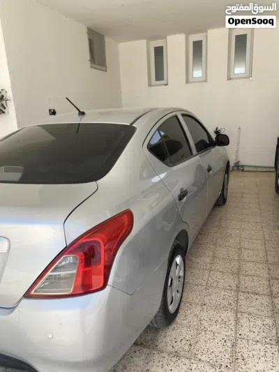 Nissan Sunny Standard 4