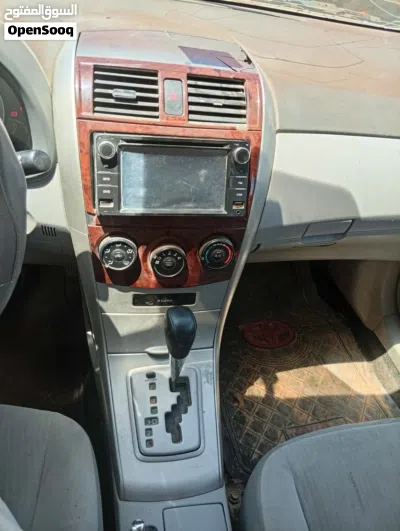 Toyota Corolla LE 4