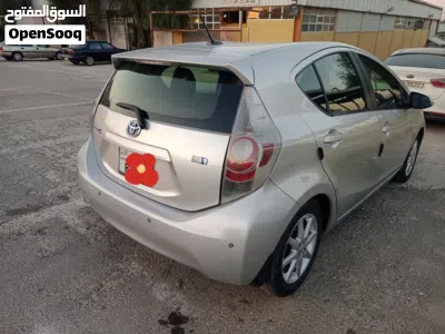 Toyota Prius Prius C 2